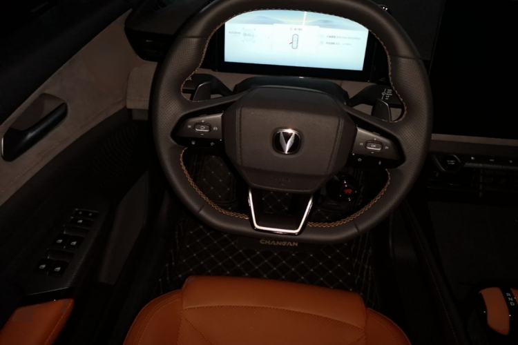 Used CHANGAN UNI-V 2025 Model Third-Generation 2.0T Dynamic Edition Steering Wheel