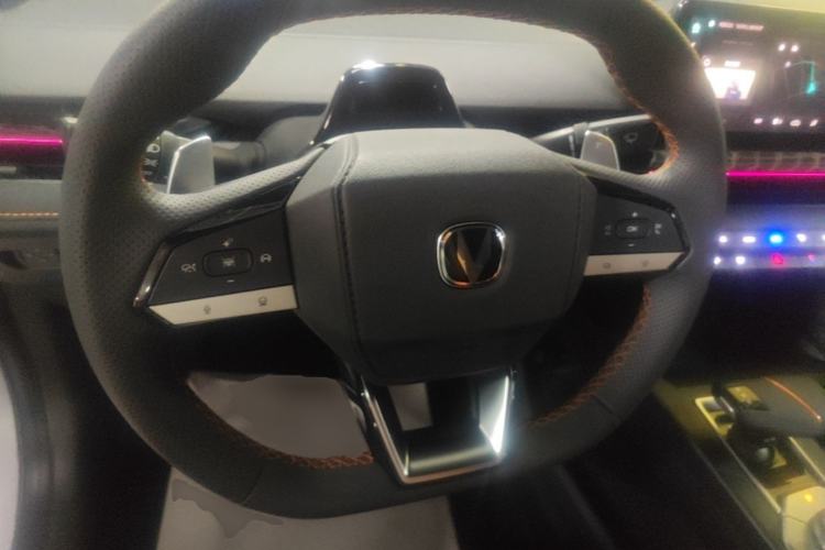 Used CHANGAN UNI-V 2025 1.5T 500Bar Prestige Sporty Version Steering Wheel
