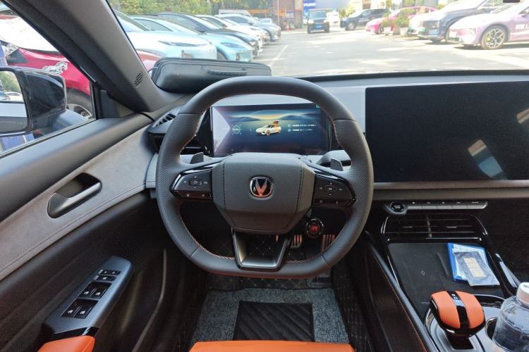 Used CHANGAN UNI-V 2025 Model Third-Generation 2.0T Dynamic Edition Steering Wheel