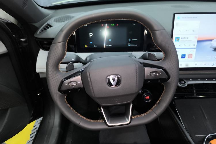 Used CHANGAN UNI-V 2025 Model Third-Generation 2.0T Dynamic Edition Steering Wheel