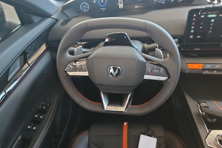 Used CHANGAN UNI-V 2025 1.5T 500Bar Prestige Version Steering Wheel