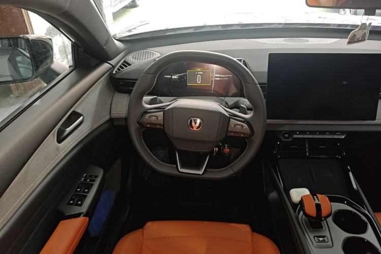 Used CHANGAN UNI-V 2025 Model Third-Generation 1.5T 500Bar Prestige Sports Edition Steering Wheel