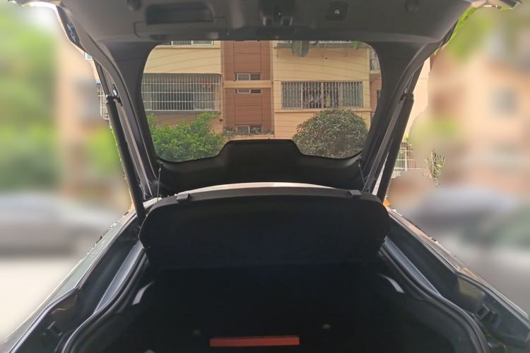 Used CHANGAN UNI-V 2025 1.5T 500Bar Prestige Version Trunk
