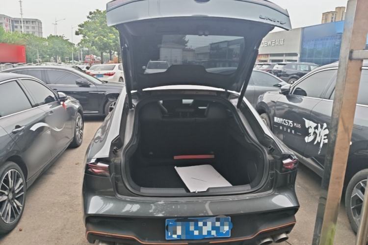 Used CHANGAN UNI-V 2025 Model Third-Generation 2.0T Dynamic Edition Trunk
