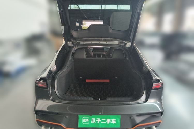 Used CHANGAN UNI-V 2025 Model Third-Generation 2.0T Dynamic Edition Trunk