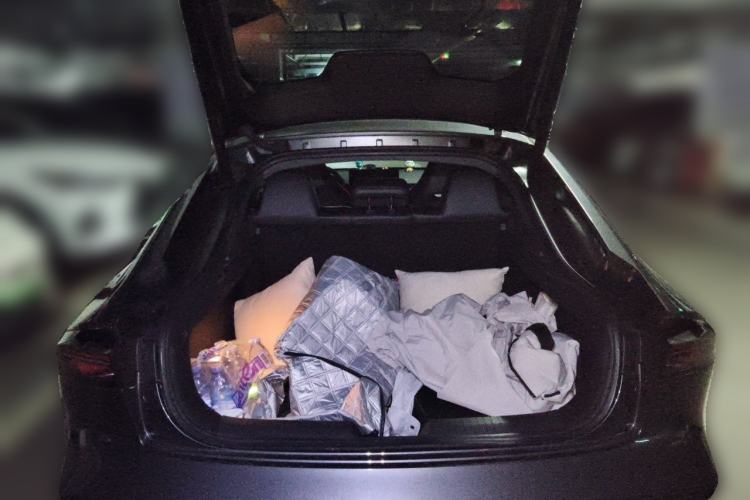 Used CHANGAN UNI-V 2025 Model Third-Generation 2.0T Dynamic Edition Trunk