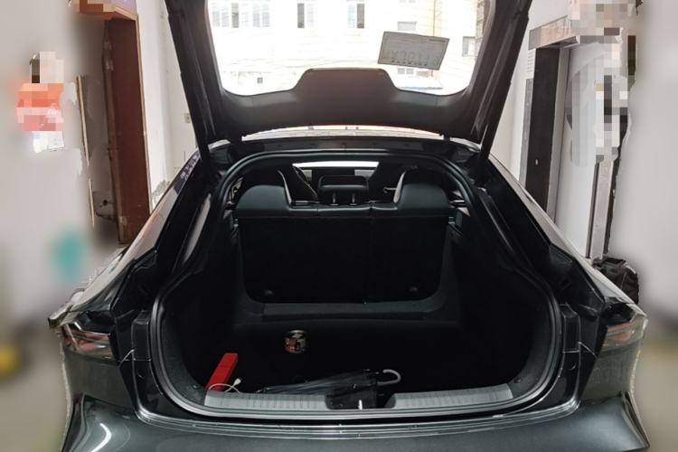 Used CHANGAN UNI-V 2025 Model Third-Generation 1.5T 500Bar Prestige Sports Edition Trunk