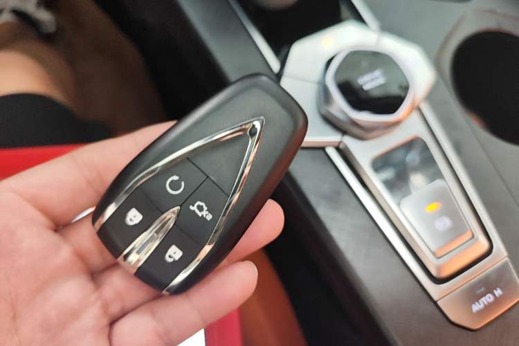 Used CHANGAN UNI-V 2025 1.5T 500Bar High-Energy Sport Edition Vehicle Key