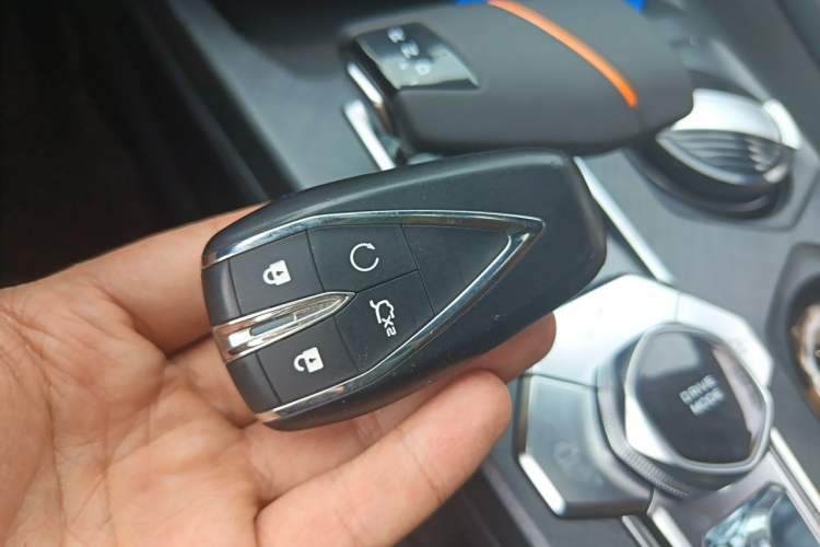Used CHANGAN UNI-V 2025 1.5T 500Bar Prestige Version Vehicle Key