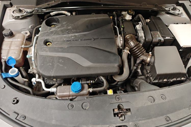 Used CHANGAN UNI-V 2025 1.5T 500Bar Prestige Sporty Version Engine Bay