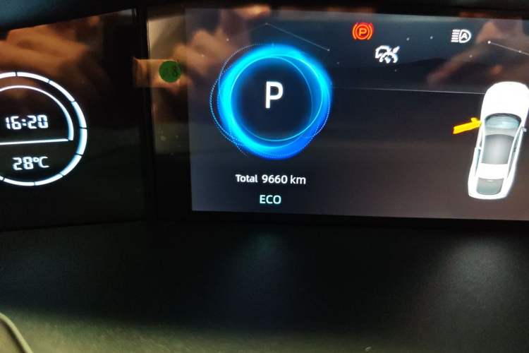 Used CHANGAN UNI-V 2025 1.5T 500Bar Prestige Sporty Version Odometer Close Up