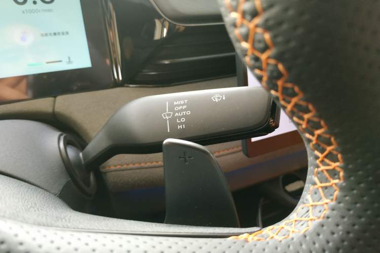 Used CHANGAN UNI-V 2025 Model Third-Generation 2.0T Dynamic Edition Gear Lever
