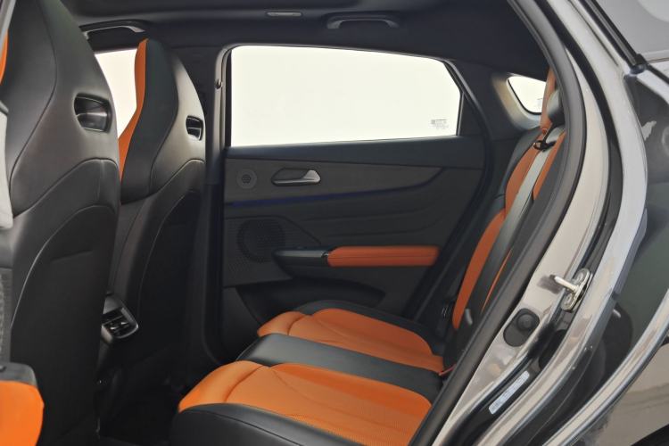 Used CHANGAN UNI-V 2025 Model Third-Generation 2.0T Dynamic Edition Interior 6
