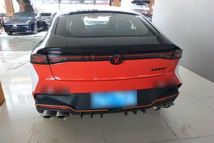 Used CHANGAN UNI-V 2025 Model Third-Generation 2.0T Dynamic Edition Rear