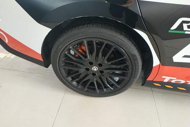 Used CHANGAN UNI-V 2025 Model Third-Generation 2.0T Dynamic Edition Right Rear Wheel Hub