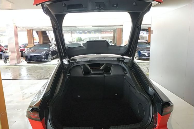 Used CHANGAN UNI-V 2025 Model Third-Generation 2.0T Dynamic Edition Trunk