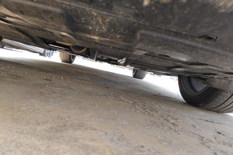 Used CHANGAN UNI-V 2025 Model Third-Generation 2.0T Dynamic Edition Chassis Front