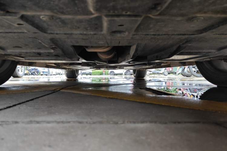 Used CHANGAN UNI-V 2025 Model Third-Generation 2.0T Dynamic Edition Chassis Front