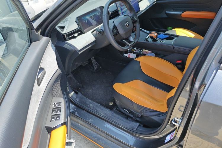 Used CHANGAN UNI-V 2025 Model Third-Generation 2.0T Dynamic Edition Driver Seat