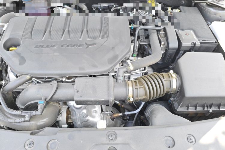 Used CHANGAN UNI-V 2025 Model Third-Generation 2.0T Dynamic Edition Engine Bay