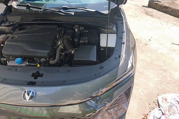 Used CHANGAN UNI-V 2025 1.5T 500Bar Prestige Version Engine Bay Left