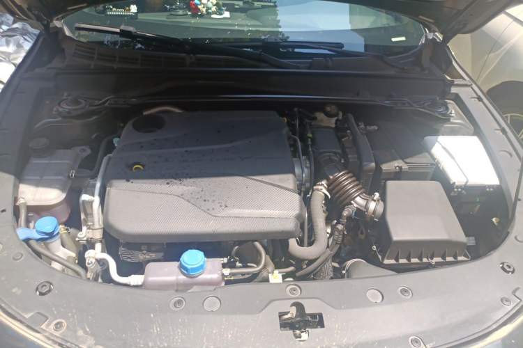 Used CHANGAN UNI-V 2025 1.5T 500Bar Prestige Version Engine Bay