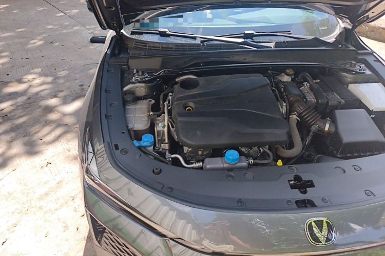 Used CHANGAN UNI-V 2025 1.5T 500Bar Prestige Version Engine Bay Right