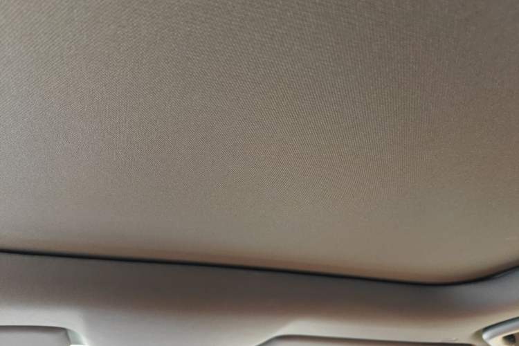 Used CHANGAN UNI-V 2025 Model Third-Generation 2.0T Dynamic Edition Headliner