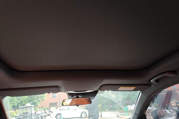 Used CHANGAN UNI-V 2025 Model Third-Generation 2.0T Dynamic Edition Headliner
