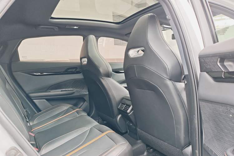 Used CHANGAN UNI-V 2025 1.5T 500Bar Prestige Version Interior 10