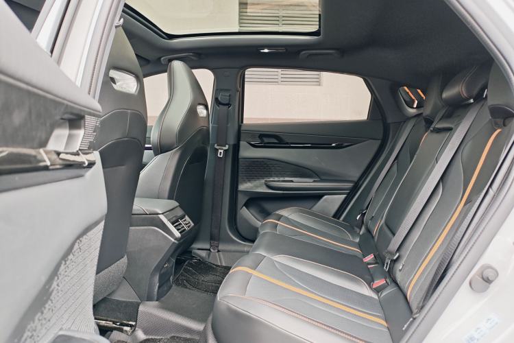 Used CHANGAN UNI-V 2025 1.5T 500Bar Prestige Version Interior 6
