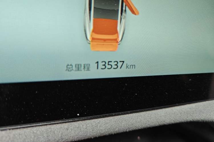 Used CHANGAN UNI-V 2025 Model Third-Generation 2.0T Dynamic Edition Odometer Close Up