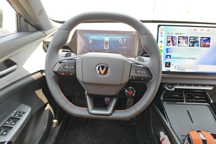 Used CHANGAN UNI-V 2025 Model Third-Generation 2.0T Dynamic Edition Steering Wheel