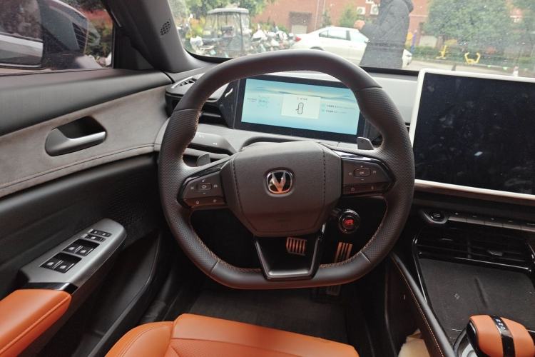 Used CHANGAN UNI-V 2025 Model Third-Generation 2.0T Dynamic Edition Steering Wheel