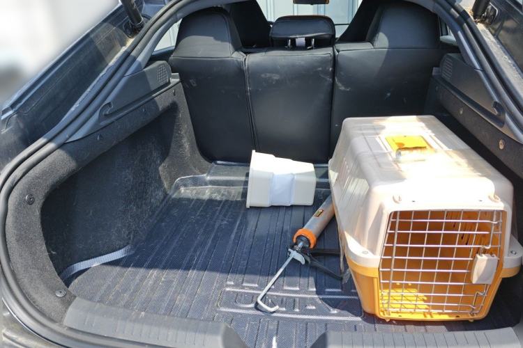 Used CHANGAN UNI-V 2025 Model Third-Generation 2.0T Dynamic Edition Trunk