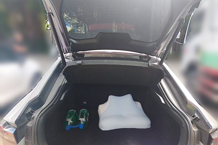 Used CHANGAN UNI-V 2025 1.5T 500Bar Prestige Version Trunk