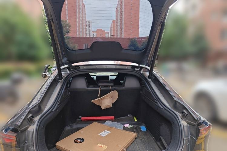 Used CHANGAN UNI-V 2025 Model Third-Generation 2.0T Dynamic Edition Trunk