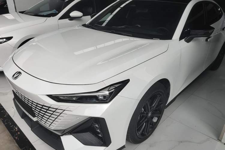 Ojetý CHANGAN UNI-V 2025 1.5T 500Bar High-Energy Version Guazi used car, China used car export, Used car for sale, Used  cars, Cheapest cars for sale