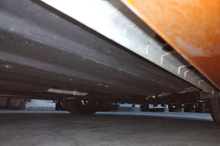 Used CHANGAN UNI-V 2025 Model Third-Generation 1.5T 500Bar Prestige Sports Edition Chassis Front Right