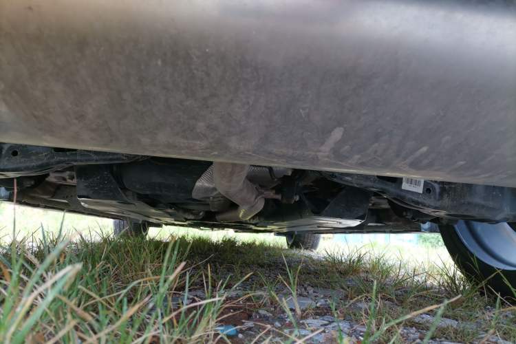 Used CHANGAN UNI-V 2025 Model Third-Generation 2.0T Dynamic Edition Chassis Rear