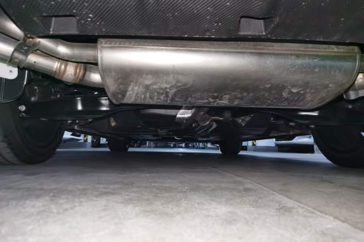 Used CHANGAN UNI-V 2025 Model Third-Generation 1.5T 500Bar Prestige Sports Edition Chassis Rear