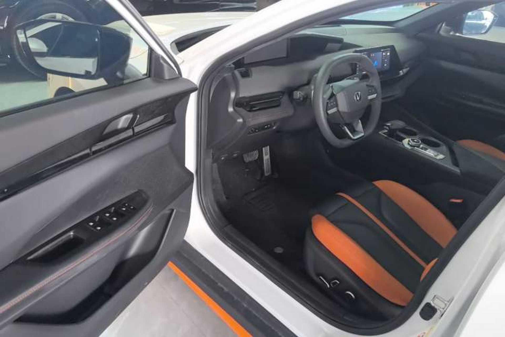 Used CHANGAN UNI-V 2025 1.5T 500Bar Prestige Sporty Version Driver Seat