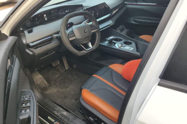 Used CHANGAN UNI-V 2025 1.5T 500Bar Prestige Sporty Version Driver Seat