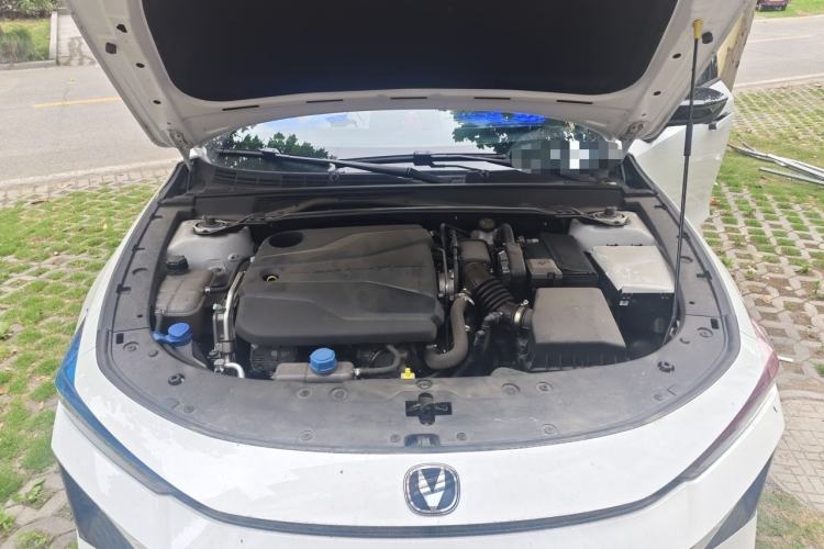 Used CHANGAN UNI-V 2025 1.5T 500Bar Prestige Sporty Version Engine Bay