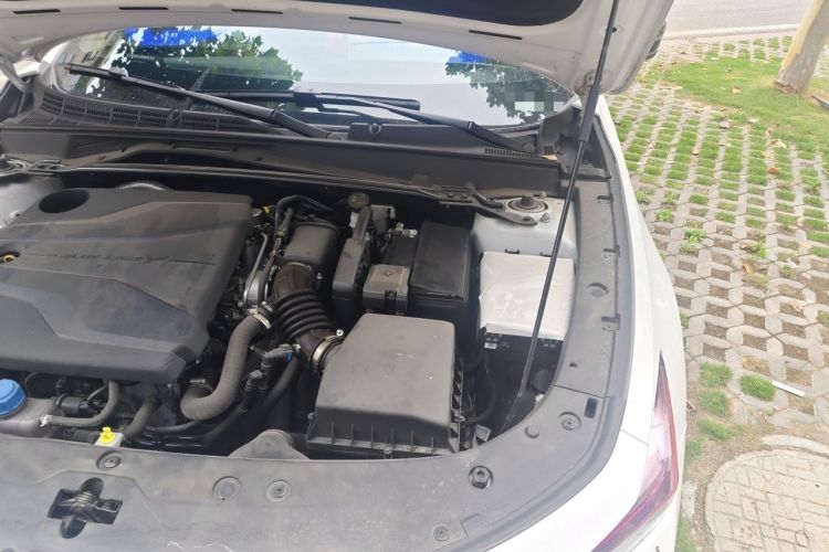 Used CHANGAN UNI-V 2025 1.5T 500Bar Prestige Sporty Version Engine Bay Left