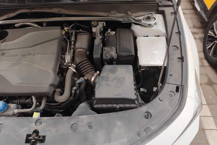 Used CHANGAN UNI-V 2025 1.5T 500Bar Prestige Sporty Version Engine Bay Left