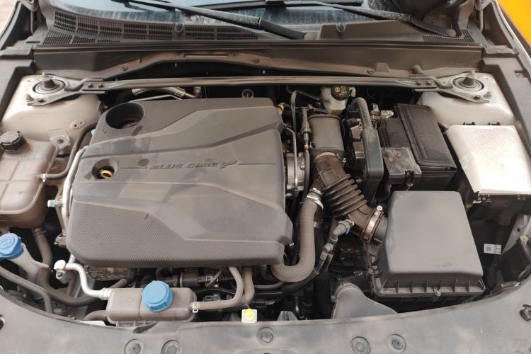 Used CHANGAN UNI-V 2025 1.5T 500Bar Prestige Sporty Version Engine Bay