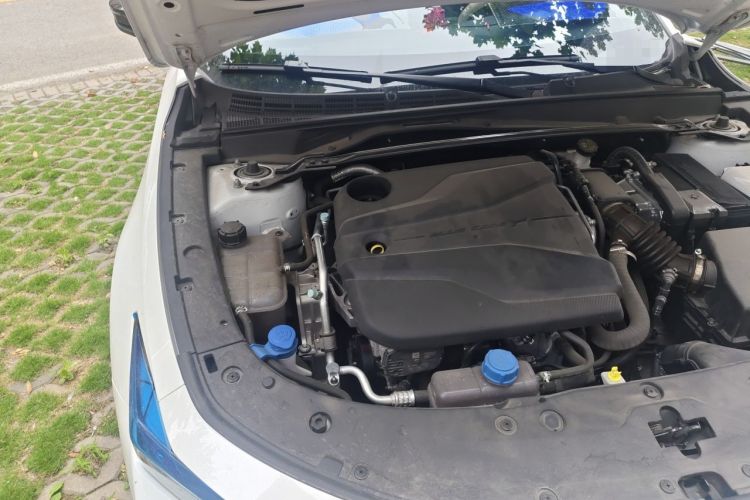 Used CHANGAN UNI-V 2025 1.5T 500Bar Prestige Sporty Version Engine Bay Right