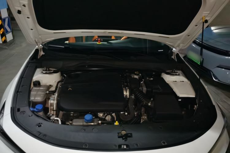 Used CHANGAN UNI-V 2025 Model Third-Generation 1.5T 500Bar Prestige Sports Edition Engine Bay