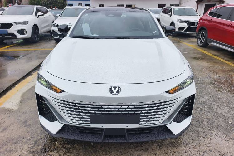 Used CHANGAN UNI-V 2025 1.5T 500Bar High-Energy Version Exterior 1